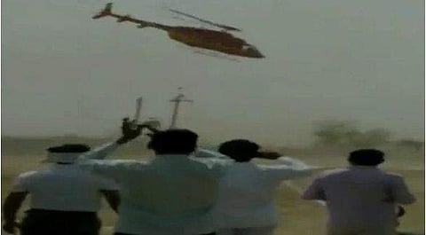 പറന്നുയര്‍ന്ന ഹെലികോപ്റ്ററിന് നിയന്ത്രണം വിട്ടു ; മരണത്തെ മുഖാമുഖം കണ്ട് എം പി (വീഡിയോ )