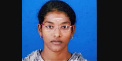 പ്ലസ്ടുവിന് മികച്ച മാര്‍ക്ക് നേടി: നീറ്റ് പരീക്ഷയ്ക്ക് തോറ്റു, വിദ്യാര്‍ത്ഥിനി തൂങ്ങിമരിച്ചു