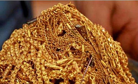 പ്ലാറ്റ്‌ഫോമില്‍ 10 ലക്ഷത്തിന്റെ സ്വര്‍ണം അടങ്ങിയ ബാഗ്; സ്‌റ്റേഷന്‍ മാസ്റ്ററെ ഏല്‍പ്പിച്ച് ആര്‍പിഎഫ് ഉദ്യോഗസ്ഥന്‍; നന്മ 