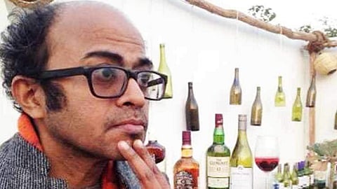 കലാവിമർശകനും എഴുത്തുകാരനുമായ മനോജ് നായർ മരിച്ചനിലയിൽ