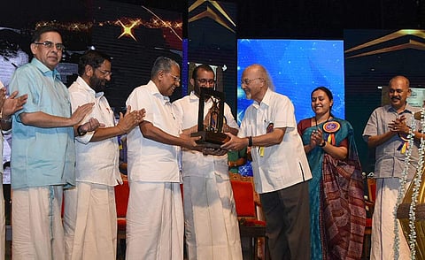 'വിഖ്യാതനായ കേരളീയന്‍'; പുതിയകാല പത്രപ്രവര്‍ത്തകര്‍ക്ക് ടിജെഎസില്‍ നിന്ന് ഏറെ പഠിക്കാനുണ്ട്; മുഖ്യമന്ത്രി 