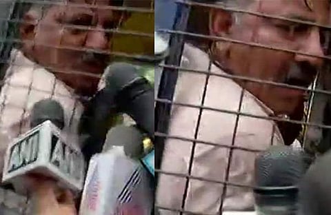 ഡികെ ശിവകുമാറിനെ പൊലീസ് വാഹനത്തില്‍ കൊണ്ടുപോവുന്നു/എഎന്‍ഐ, ട്വിറ്റര്‍