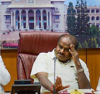 കുമാരസ്വാമി ഇന്ന് രാജിവെച്ചേക്കും ; വിധാൻസൗധ പരിസരത്ത് നിരോധനാജ്ഞ ; വിമതരുടെ ഹർജി സുപ്രിംകോടതിയിൽ