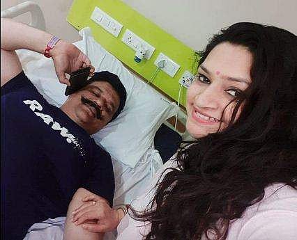 ആദ്യം തോക്ക് ചൂണ്ടി അഭ്യാസപ്രകടനം; ബിജെപി എംഎല്‍എ ഫാന്‍സി നമ്പറിനായി ചെലവിട്ടത് ലക്ഷങ്ങള്‍