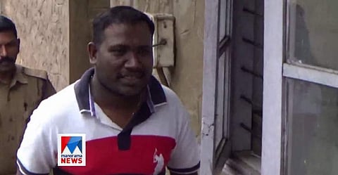 വിദ്യാലയത്തില്‍ വച്ചും വീട്ടില്‍ വെച്ചും വിദ്യാര്‍ത്ഥിനിയെ പീഡിപ്പിച്ചു; അധ്യാപകന്‍ അറസ്റ്റില്‍