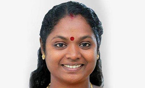 സി കെ ആശ എംഎല്‍എ സഭയില്‍ കുഴഞ്ഞുവീണു ; നടപടികള്‍ നിര്‍ത്തിവെച്ചു