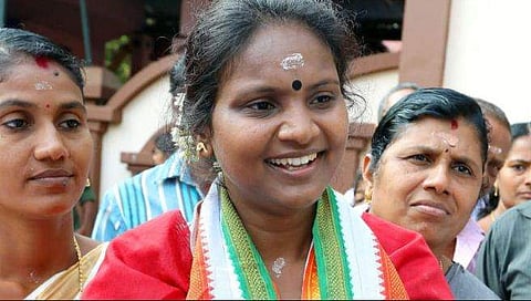 'ആലത്തൂരുകാര്‍ക്ക് വേണ്ടിയുള്ള വാഹനം; യൂത്ത് കോണ്‍ഗ്രസുകാരുടെ സമ്മാനത്തില്‍ അഭിമാനം തോന്നുന്നു': രമ്യ ഹരിദാസ്