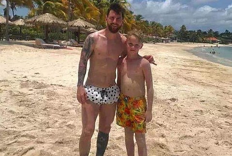 11കാരനൊപ്പം ബീച്ചില്‍ ഫുട്‌ബോള്‍ കളിച്ച് മെസി; ഏറ്റെടുത്ത് ആരാധകര്‍; വീഡിയോ വൈറല്‍