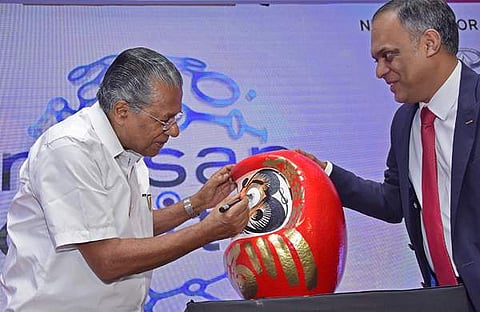 തിരുവനന്തപുരത്ത് നിസാന്‍ ഡിജിറ്റല്‍ ഹബ് സ്ഥാപിക്കുന്നതിനുള്ള ധാരണാപത്രം ഒപ്പിടുന്ന ചടങ്ങില്‍ മുഖ്യമന്ത്രി/ ഫയല്‍