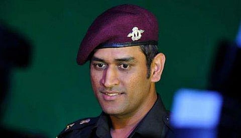 സൈനിക സേവനത്തിനായി ധോനി കശ്മീരിലേക്ക്