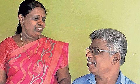 അടിച്ചു മോനെ വീണ്ടും; ക്ഷേത്ര ജീവനക്കാരന് അഞ്ച് കോടിയുടെ ബമ്പർ