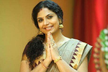 ആ വീഡിയോ വേദനിപ്പിച്ചെങ്കില്‍ ഖേദിക്കുന്നു; വിശദീകരണവുമായി ആശ ശരത്