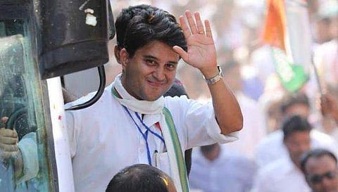 കോണ്‍ഗ്രസില്‍ രാജി തുടരുന്നു ; ജ്യോതിരാദിത്യ സിന്ധ്യ എഐസിസി ജനറല്‍ സെക്രട്ടറി സ്ഥാനം രാജിവെച്ചു