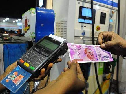 എടിഎമ്മില്‍ വെള്ളം കയറിയാലും കുഴപ്പമില്ല: പണം പെട്രോള്‍ പമ്പിലും കിട്ടും  