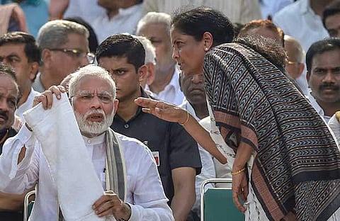 നിര്‍മല സീതാരാമന്‍ മോദിക്കൊപ്പം (ഫയല്‍)