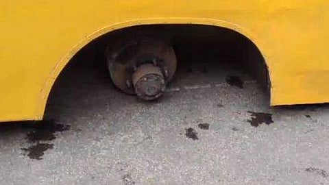 ഓടികൊണ്ടിരുന്ന സ്കൂൾ ബസിന്റെ ചക്രങ്ങൾ ഊരിപ്പോയി; താക്കീതുമായി മന്ത്രി 