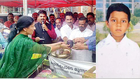 'ഇവര്‍ക്കല്ലെങ്കില്‍ പിന്നാര്‍ക്ക് ?'; ഒമ്പതു വര്‍ഷം മുമ്പ് മരിച്ച മകന്റെ കാശുകുടുക്ക പ്രളയബാധിതര്‍ക്ക് നല്‍കി അമ്മ