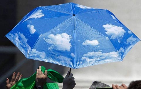 പ്രതിഭാസങ്ങളെക്കുറിച്ചു പറയുമ്പോള്‍: ഡോ എ രാജഗോപാല്‍ കമ്മത്ത് എഴുതുന്നു