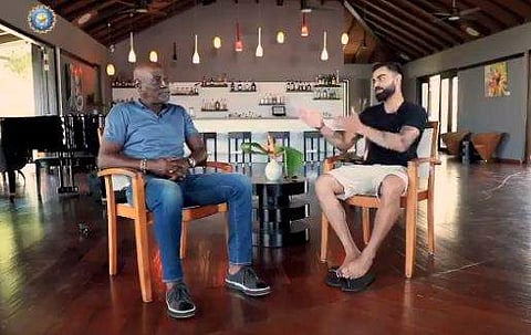 'ഹെല്‍മറ്റ് ഇണങ്ങില്ല, മെറൂണ്‍ തൊപ്പി അഭിമാനം'; കിങ് കോഹ്‌ലിക്ക് മുന്നില്‍ വിജയ രഹസ്യം വെളിപ്പെടുത്തി കരീബിയന്‍ മാസ്റ്റര്‍ 