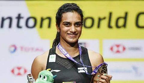 ചരിത്രമെഴുതി സിന്ധു: ലോക ബാഡ്മിന്റണ്‍ ചാംപ്യന്‍ഷിപ്പില്‍ കിരീടം നേടുന്ന ആദ്യ ഇന്ത്യന്‍ താരം 