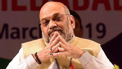 അമിത് ഷായുടെ വിമാനം പറത്താന്‍ ആള്‍മാറാട്ടം; പൈലറ്റിനെതിരെ അന്വേഷണം