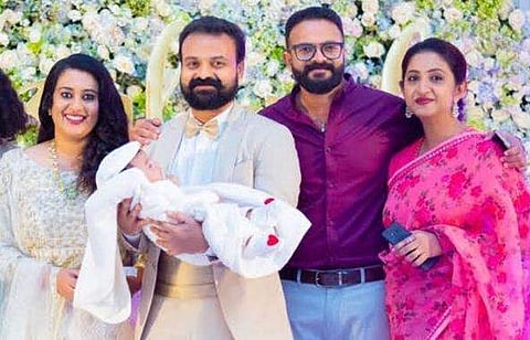 'ഇസയുടെ അലമ്പ് അങ്കിളിന് പിറന്നാളാശംസ'; അപ്പന്റെ ഫ്രണ്ടായതുകൊണ്ട് അലമ്പായെന്ന് ജയസൂര്യ