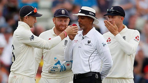 'ജോയല്‍ വില്‍സന്‍, അന്ധനായ ക്രിക്കറ്റ് അമ്പയര്‍'- കലി മൂത്ത് വിക്കിപീഡിയ തിരുത്തി ആരാധകർ