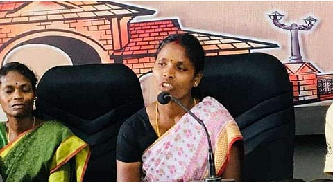 ആദിവാസി യുവതി 29 വര്‍ഷം വ്യാപാരിയുടെ വീട്ടുതടങ്കലില്‍, അടിമപ്പണി, ഭീഷണി; പരാതിയുമായി ബന്ധുക്കള്‍, സമരത്തിലേക്ക് 