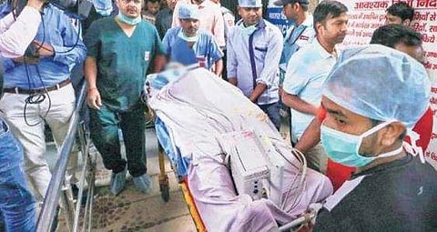 ഉന്നാവോ പെൺകുട്ടിയുടെ അഭിഭാഷകന്റെ നിലയും അതീവ ​ഗുരുതരം