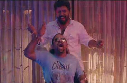 ''കുടുക്കുപൊട്ടിയ കുപ്പായം.. ഉടുത്തുമണ്ടണ കാലത്ത്'': ലൗ ആക്ഷന്‍ ഡ്രാമയിലെ റോക്കിങ് സോങ്, വീഡിയോ