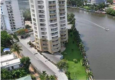 അഞ്ചുദിവസത്തിനകം ഫ്ലാറ്റ് ഒഴിയണം ; ഉടമകൾക്ക് നോട്ടീസ്