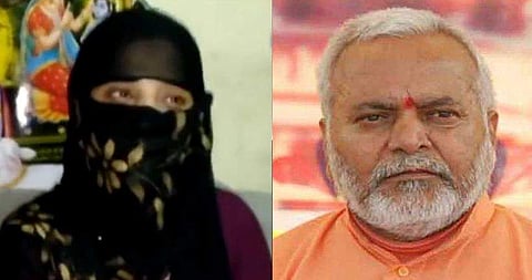 ബാത് റൂമിലെ നഗ്നദൃശ്യങ്ങള്‍ കാട്ടി ബ്ലാക്ക് മെയിലിങ് ; തുടര്‍ച്ചയായ പീഡനങ്ങള്‍ ; കണ്ണടയില്‍ ക്യാമറ ഘടിപ്പിച്ച് ദൃശ്യങ്ങള്‍ പകര്‍ത്തി വിദ്യാര്‍ത്ഥിനി ; ബിജെപി നേതാവ് കുരുക്കിലേക്ക്