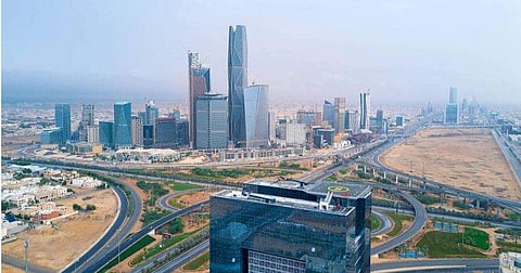 സൗദിയില്‍ എല്ലാ വിസകള്‍ക്കും ഇനി മുതല്‍ ഫീസ് 300 റിയാല്‍; ഏകീകരിക്കാന്‍ തീരുമാനം