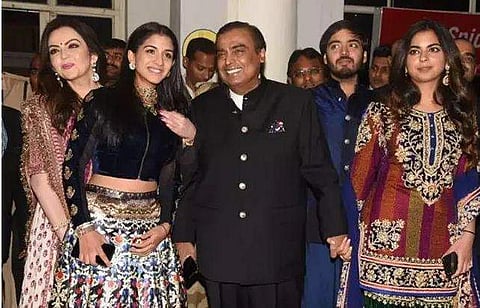 വിദേശ ബാങ്കുകളിലെ നിക്ഷേപം; അംബാനി കുടുംബത്തിന് ആദായ നികുതി വകുപ്പിന്റെ നോട്ടീസ്