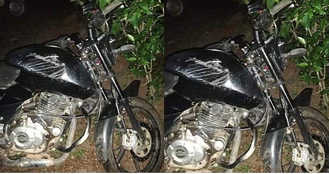 പൊലീസ് വാഹനത്തില്‍ മണല്‍ മാഫിയയുടെ ലോറി ഇടിച്ചു, കൈക്കൂലി വാങ്ങി കേസൊതുക്കി ; രണ്ടുപേര്‍ക്ക് സസ്‌പെന്‍ഷന്‍