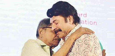 മമ്മൂട്ടി മലയാളത്തിന്റെ കെടാവിളക്ക്, അദ്ദേഹത്തോട് എന്നും സ്‌നേഹവും ആരാധനയും: എംടി 