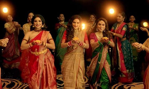 ദുര്‍ഗാദേവിയെ സ്തുതിച്ച് വനിതാ എംപിമാരുടെ നൃത്തം ; ഒപ്പം സിനിമാ നടിയും ; വീഡിയോ വൈറല്‍ 