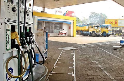 പെട്രോള്‍ പമ്പുകളുടെ പ്രവര്‍ത്തന സമയം നീട്ടി : രാവിലെ ആറ് മുതല്‍ രാത്രി 10വരെ പ്രവര്‍ത്തിക്കാം