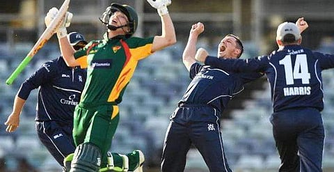 6 വിക്കറ്റും, 11 ഓവറും കയ്യില്‍, ജയിക്കാന്‍ വേണ്ടത് 5 റണ്‍സ് മാത്രം; എന്നിട്ടും ഞെട്ടിക്കുന്ന തോല്‍വി