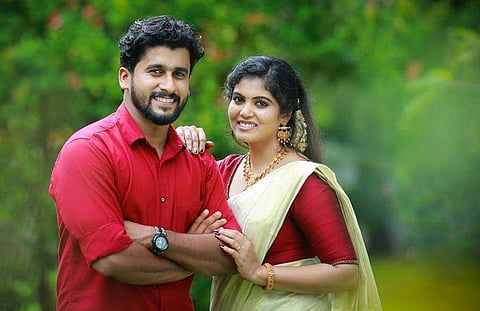 ആ ക്ലിക്കുകള്‍ പതിഞ്ഞത് ഹൃദയത്തില്‍, പിന്നെ കണ്ടെത്താനുളള നെട്ടോട്ടം, ഒരു ഘട്ടത്തില്‍ നഷ്ടപ്പെടുമോ എന്ന ചിന്ത; സിനിമയെ വെല്ലുന്ന പ്രണയകഥ; ഫോട്ടോഗ്രാഫറുടെ കുറിപ്പ് 