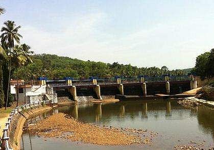 അ​രു​വി​ക്ക​ര ഡാമിന്റെ ഷ​ട്ട​റു​ക​ൾ ഉ​യ​ർ​ത്തി; ജാ​ഗ്ര​ത പാ​ലി​ക്കാൻ നിർദേശം