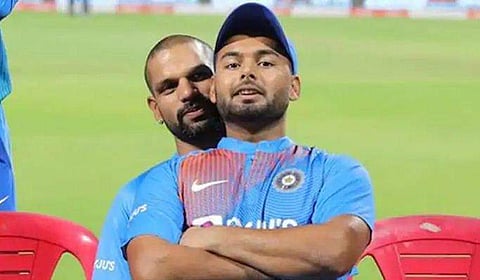 'ആണുങ്ങളെ എനിക്കധികം ഇഷ്ടമല്ല', റിഷഭ്‌ പന്ത് മടിയിലിരുന്ന സംഭവത്തില്‍ ധവാന്റെ വിശദീകരണം