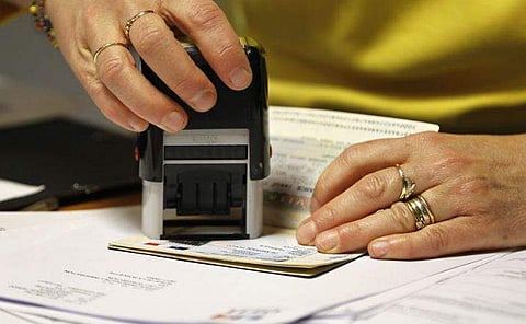 എല്ലാ വീസകളും റദ്ദാക്കി ഇന്ത്യ, വിലക്ക് നാളെ മുതൽ; എയർ ഇന്ത്യയുടെ ഇറ്റലി സർവീസ് നിർത്തി  