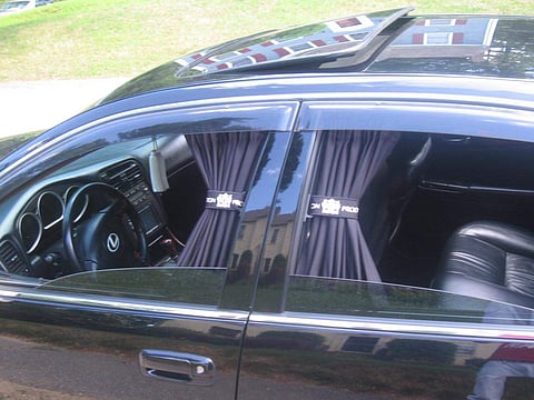 വാഹനങ്ങളിലെ വിന്‍ഡോ കര്‍ട്ടന്‍ പിടി വീഴും; പിഴ 5,000; രജിസ്‌ട്രേഷന്‍ റദ്ദാക്കാം