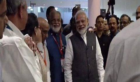 ''ഇതുവരെ കൈവരിച്ചത് ചെറിയ നേട്ടമല്ല, ഞാന്‍ ഒപ്പമുണ്ട്'': ശാസ്ത്രജ്ഞരെ ആശ്വസിപ്പിച്ച് മോദി