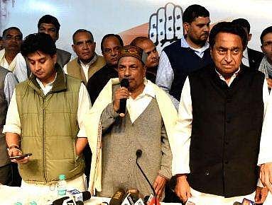 മധ്യപ്രദേശ് കോണ്‍ഗ്രസില്‍ തമ്മിലടി രൂക്ഷം; ഇടപെട്ട് സോണിയ; പരിഹാരത്തിന് ആന്റണി