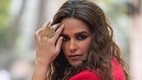 കാമുകിയുടെ മുഖത്തടിച്ചിട്ടുണ്ടെന്ന് ഷോയ്ക്കിടെ മത്സരാർത്ഥി, ദേഷ്യപ്പെട്ട് നേഹ; താരത്തിനെതിരേ വിമര്‍ശനം