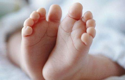 കൊറോണ ബാധിച്ച യുവതി പെണ്‍കുഞ്ഞിന് ജന്മം നല്‍കി; കുഞ്ഞിന് രോഗമില്ല