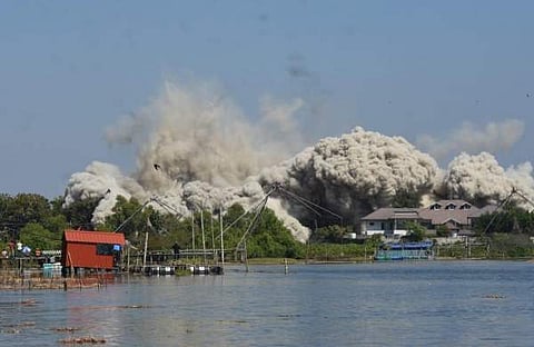 സമീപത്തെ വീടുകള്‍ക്ക് കേടുപാടില്ല; ടീംവര്‍ക്കിന്റെ വിജയമെന്ന് കളക്ടര്‍