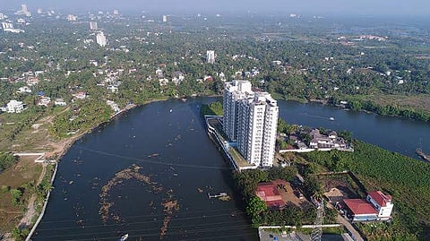 ആദ്യ സൈറൺ മുഴങ്ങി ; ജെയിന്‍ കോറല്‍ കോവ് നിലംപതിക്കാന്‍ നിമിഷങ്ങള്‍ മാത്രം